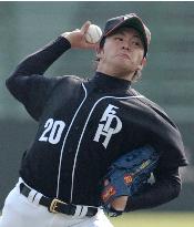 Daiei rookie Terahara pitches against Orix